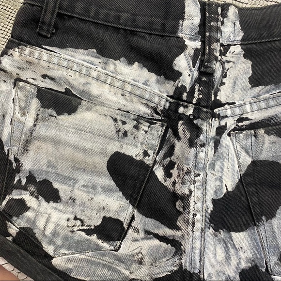 Vintage black high waisted destroyed shorts white skull hips - Picture 6 of 9